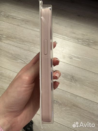 Чехол на iPhone 14 с MagSafe