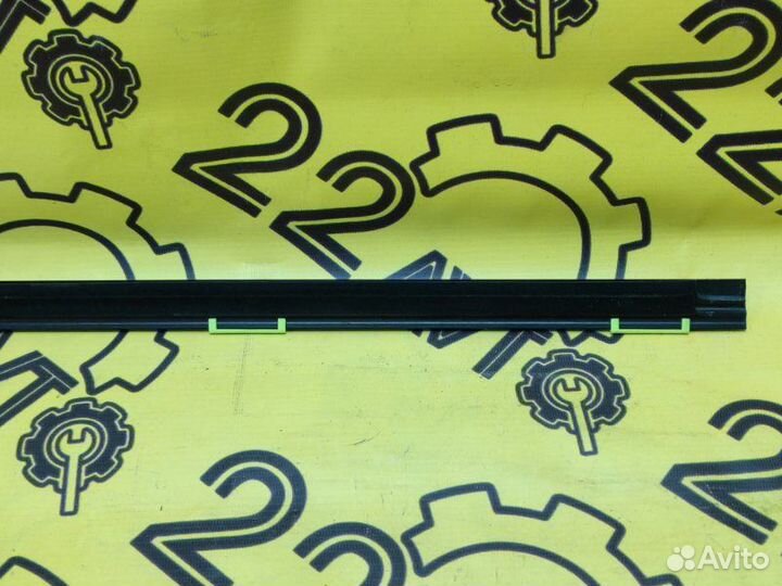 Молдинг стекла (на дверь) задний правый Honda Cr-V