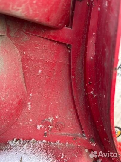 Фонарь задний правый Ford Focus 1 седан 2001