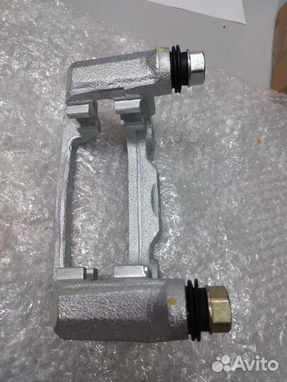 Скоба заднего суппорта Hyundai Creta 4WD.Оригинал