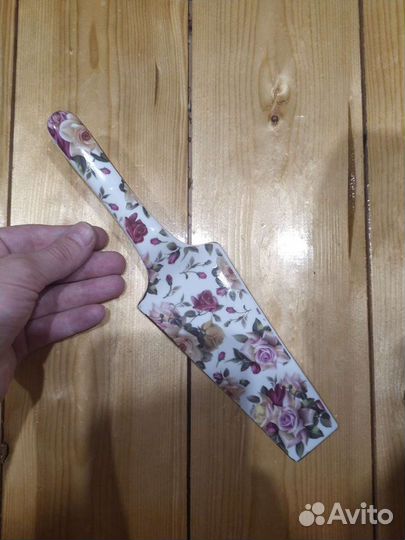 Новая керамическая лопатка для тортов