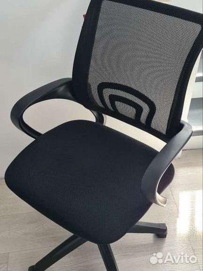 Кресло для персонала Lark чёрное