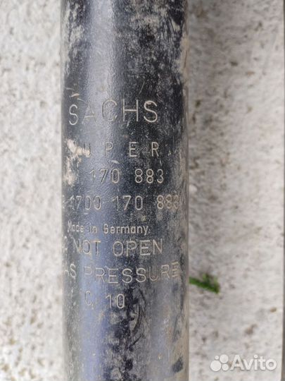 Задний амортизатор audi 80 Б/У