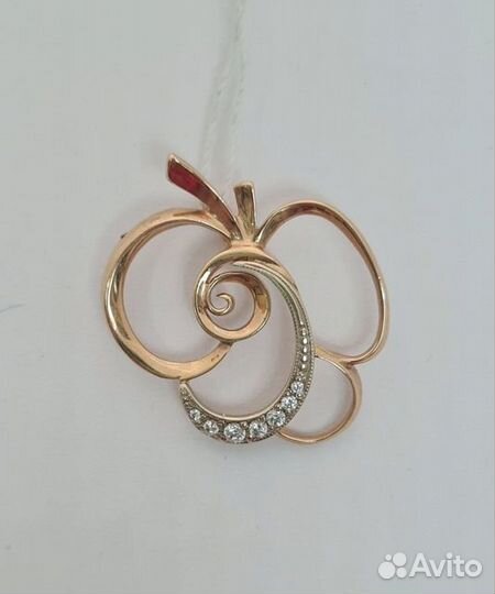 Золотая подвеска с камнем