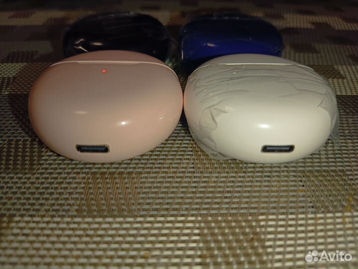 Беспроводные bluetooth наушники TWS белые и черные