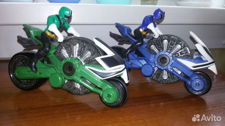 Ренжер-Самурай на мотоциклае