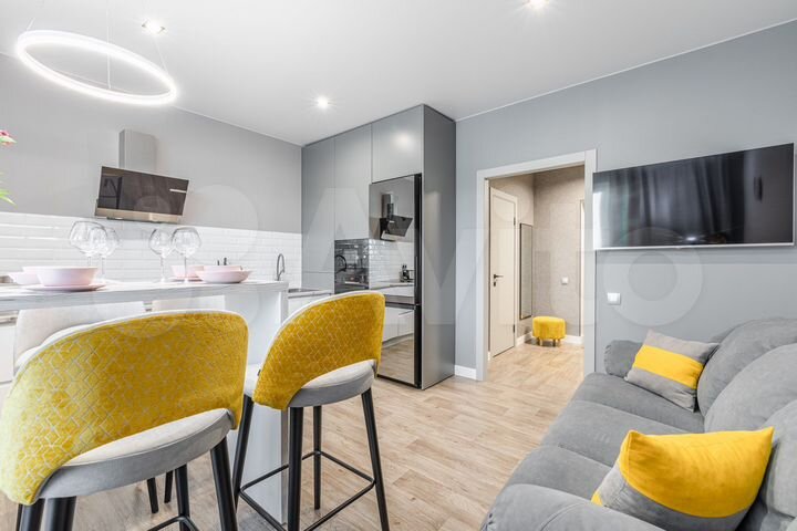 2-к. квартира, 52 м², 1/19 эт.