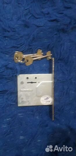 Замок, лечинки-секретки