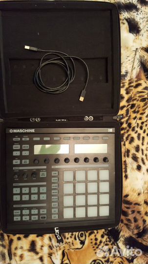 Machine mk1 controller + Audio 8 Dj (Native Instru