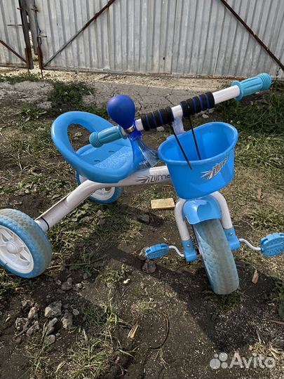 Детский трехколесный велосипед