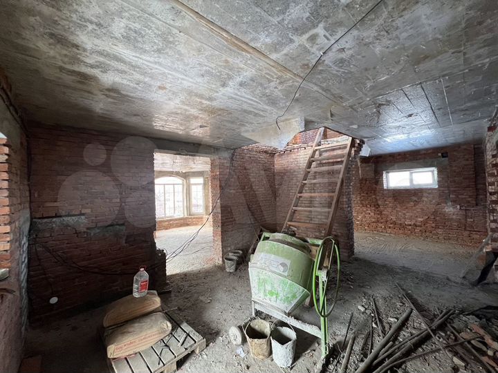 Дом 400 м² на участке 5 сот.