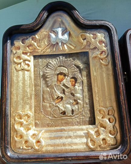 Старинные иконы, киоты, венчальная пара, оклад