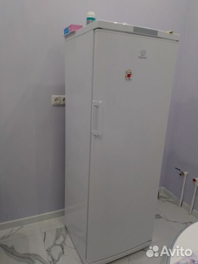 Холодильник бу indesit