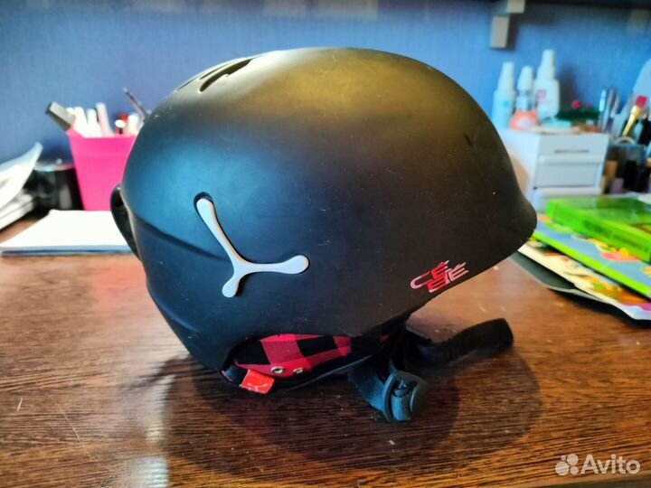 Горнолыжный шлем