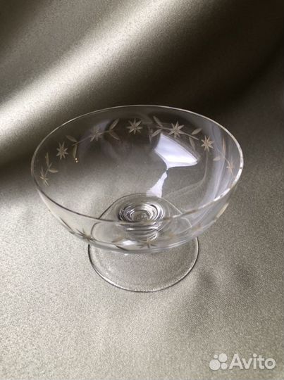 Конфетница красивая