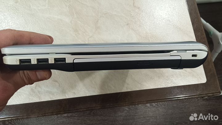 Продам ноутбук Sony Vaio 61611L (на запчасти)