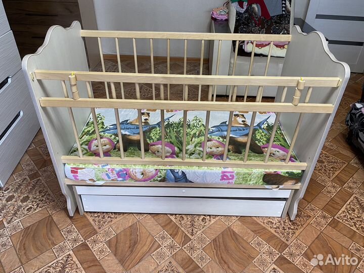 Детская кроватка