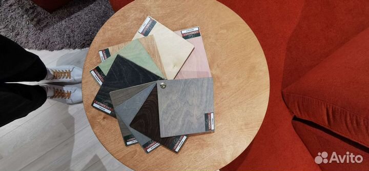 Журнальный столик круглый приставной pelican