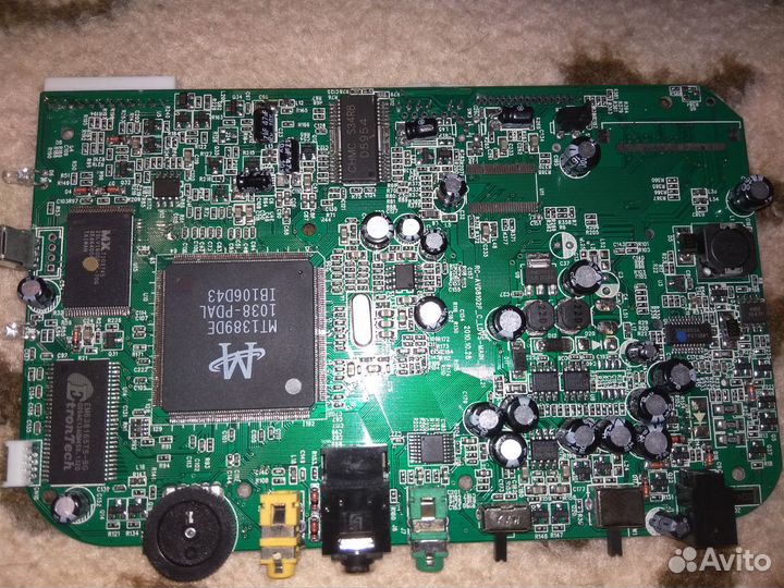 DVD-плеер Rolsen RPD-9D05T