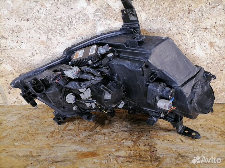 Фара левая Infiniti M Y50 ксенон