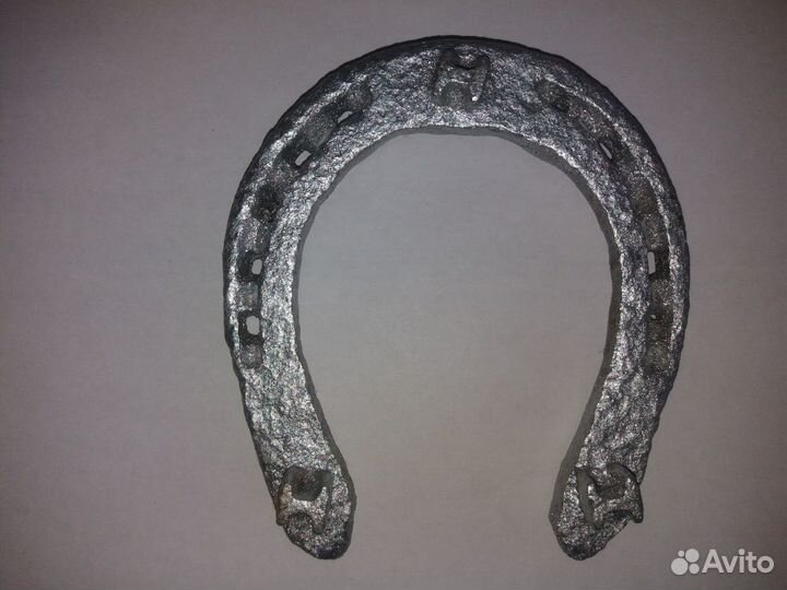 Подкова на счастье и удачу