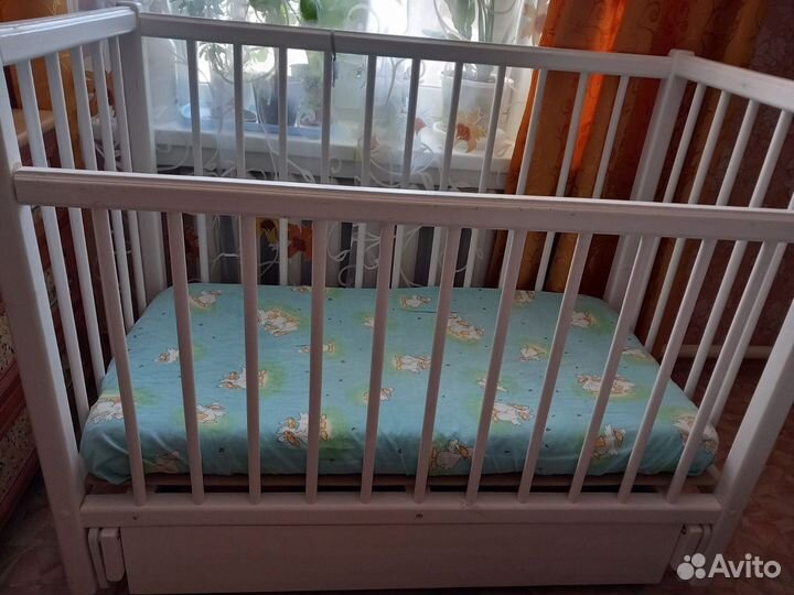 Детская кроватка