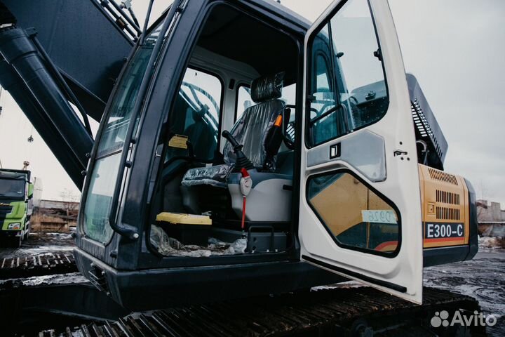 Гусеничный экскаватор Zauberg E300-C, 2023