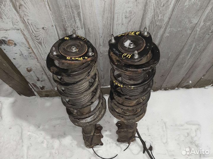 Стойка передняя Сузуки Гранд Витара 3 2008 год