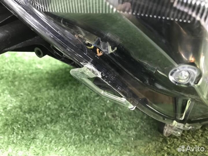 Фара правая Toyota RAV4