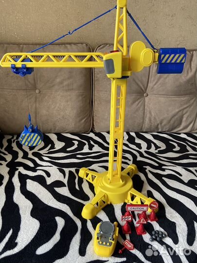 Подъемный кран на пульте управления