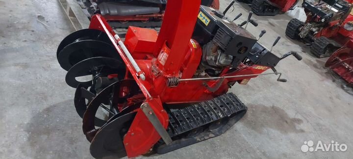 Снегоуборщик Yanase 810HST