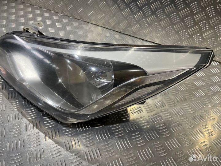 Фара передняя левая Hyundai Solaris 1.6