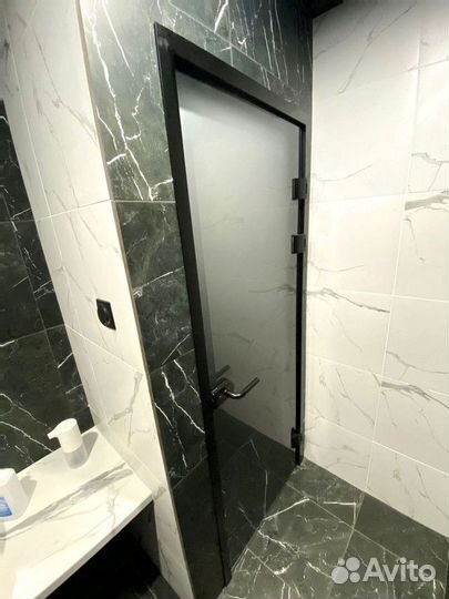 Дверь стеклянная межкомнатная