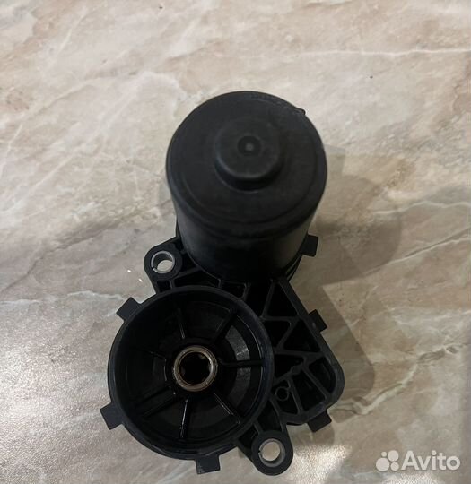 Моторчик стояночного тормоза mercedes w205