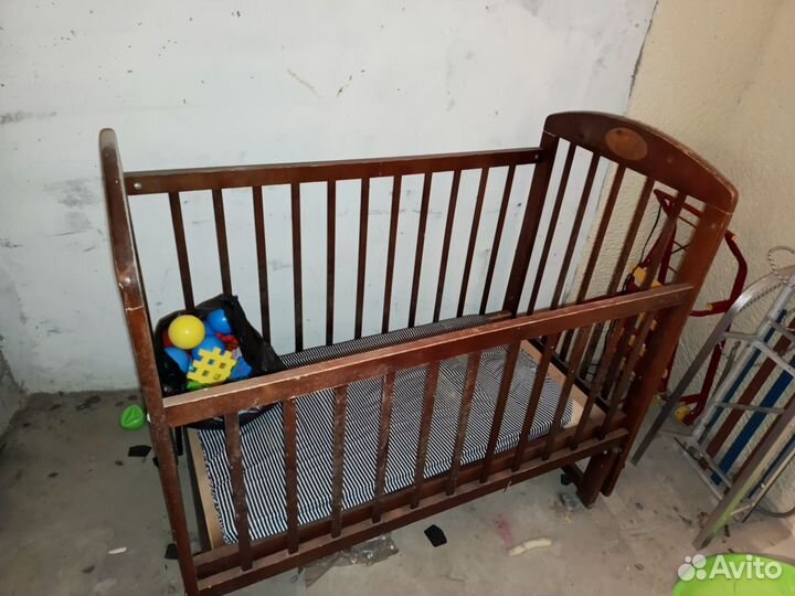 Детская кроватка