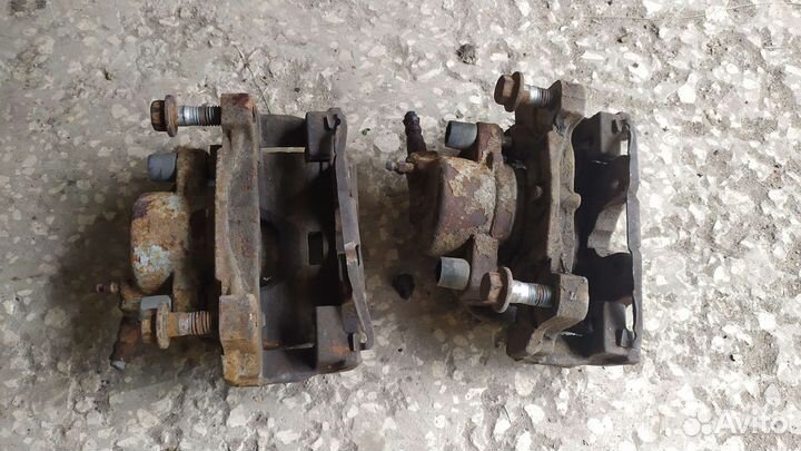 Суппорт передний Вольво s80 2е поколение