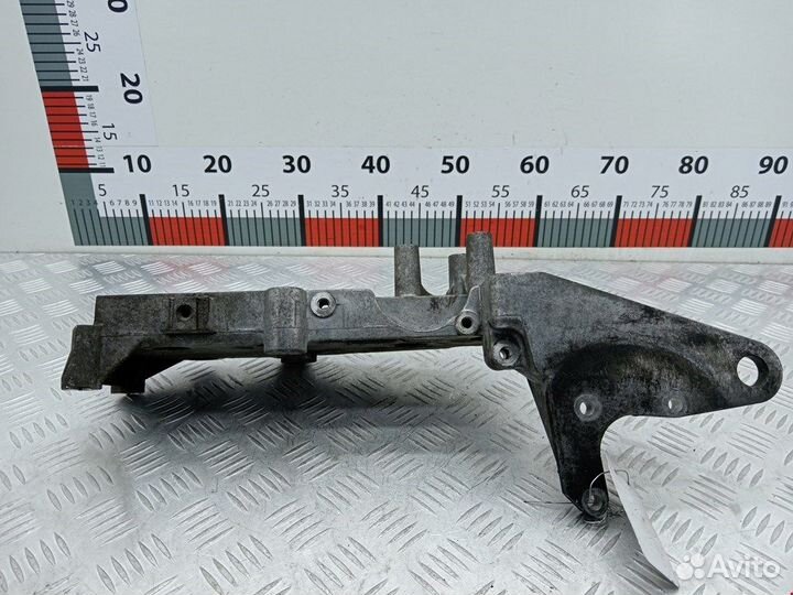 Кронштейн генератора для Volvo S40 V40 1 9497106