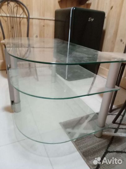 Стеклянная тумба