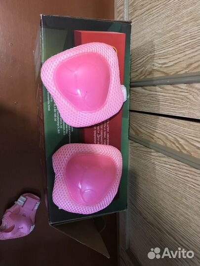 Роликовые коньки