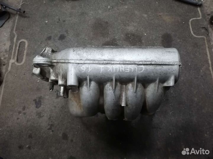 Коллектор впускной Renault scenic 1 1,6