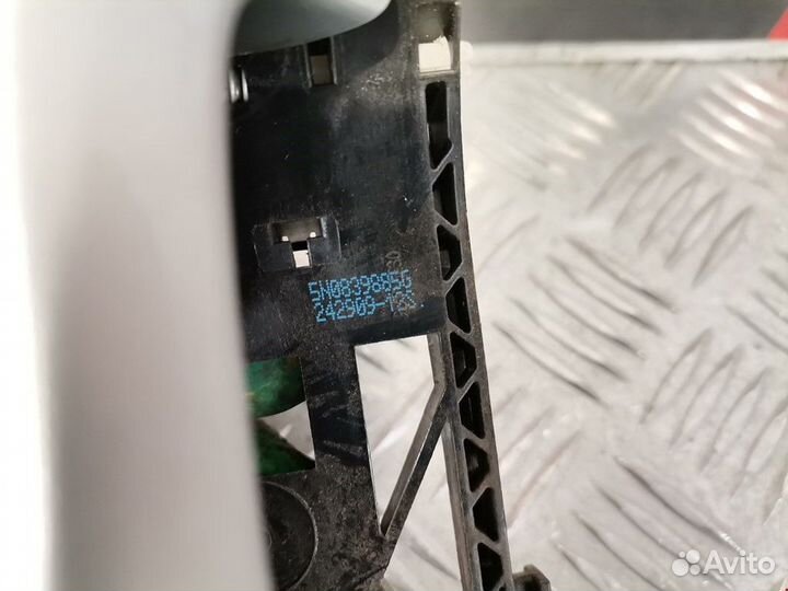 Ручка наружная задняя правая Volkswagen Golf 5