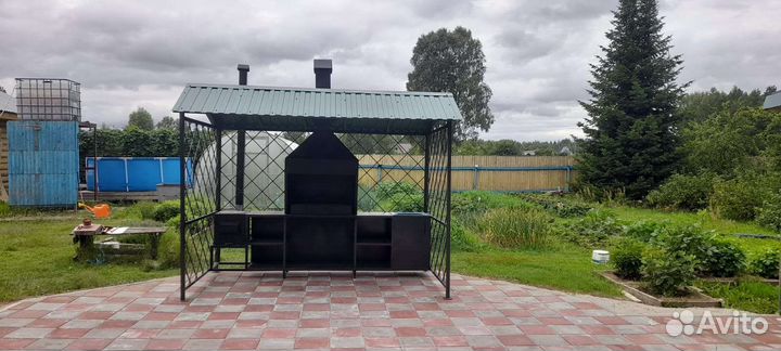 Мангал с крышей