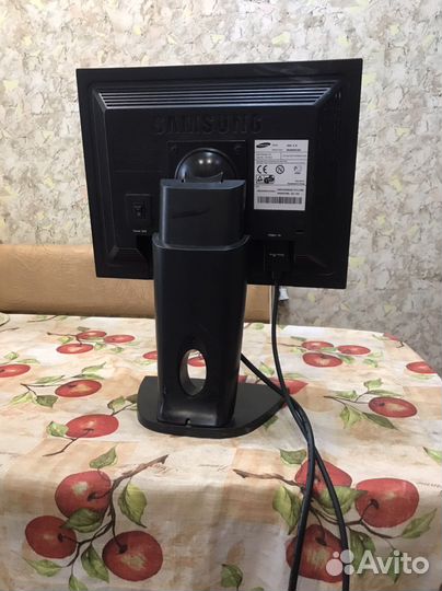 Монитор (помощник геймера) б/у