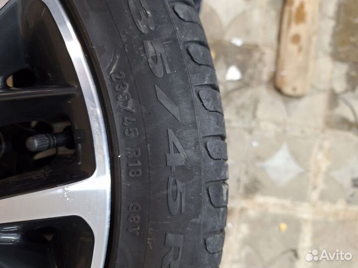 Pirelli Cinturato P7 235/45 R18