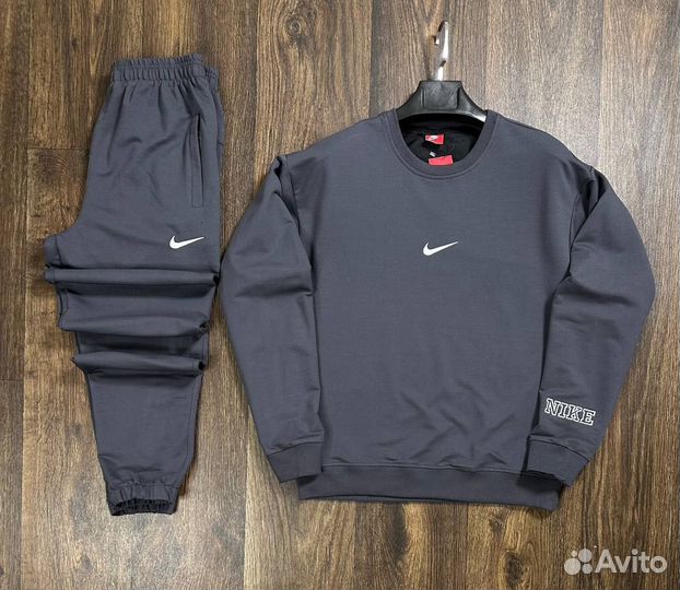 Спортивные костюмы Nike