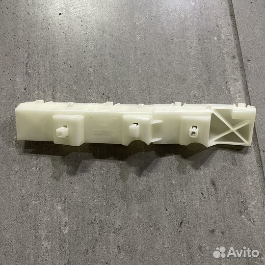 Кронштейн переднего бампера правый Renault Koleos