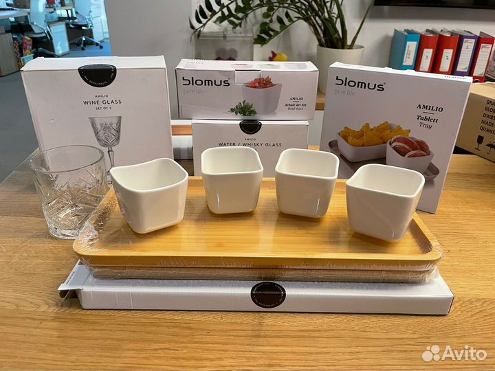 Стаканы и тарелки Slomus