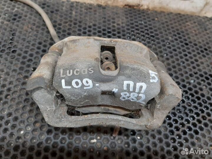 Суппорт передний правый Renault Logan K7JA710 2008