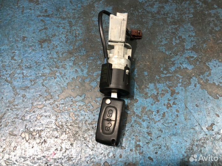 Замок зажигания Peugeot 3008