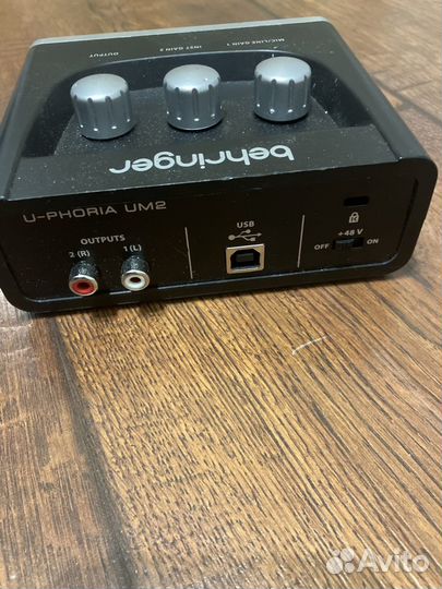 Звуковая карта behringer um2